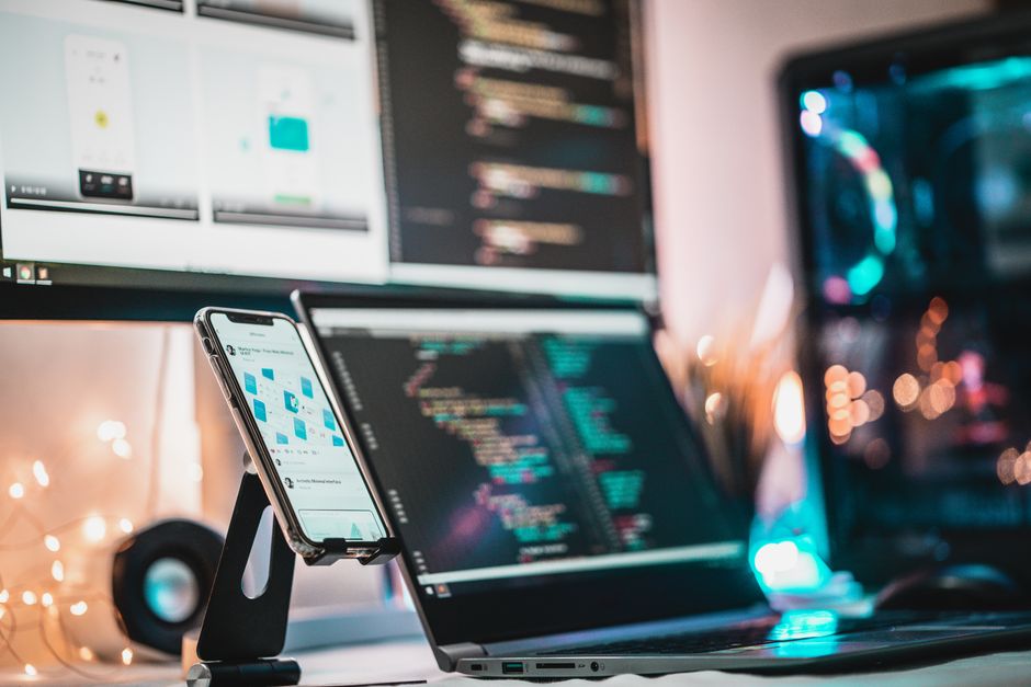 Tech setup s gadgetima i kodom
